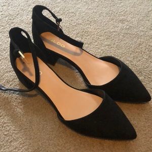 Like New Aldo Black Flats Size 7.5